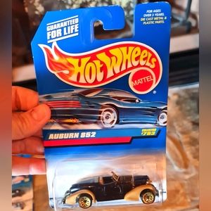 Hot Wheels Auburn 852 Black & Gold New on Card Vintage Collectible 1997